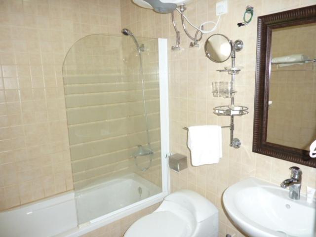 Rest Inn Hotel Suites アル・コバール 部屋 写真